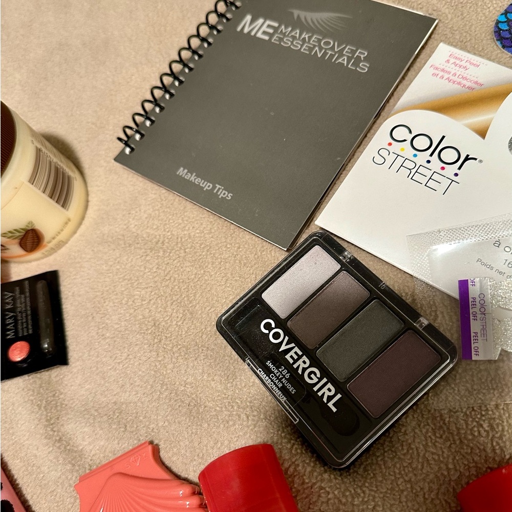 Makeup bundle - Picture 7 of 9